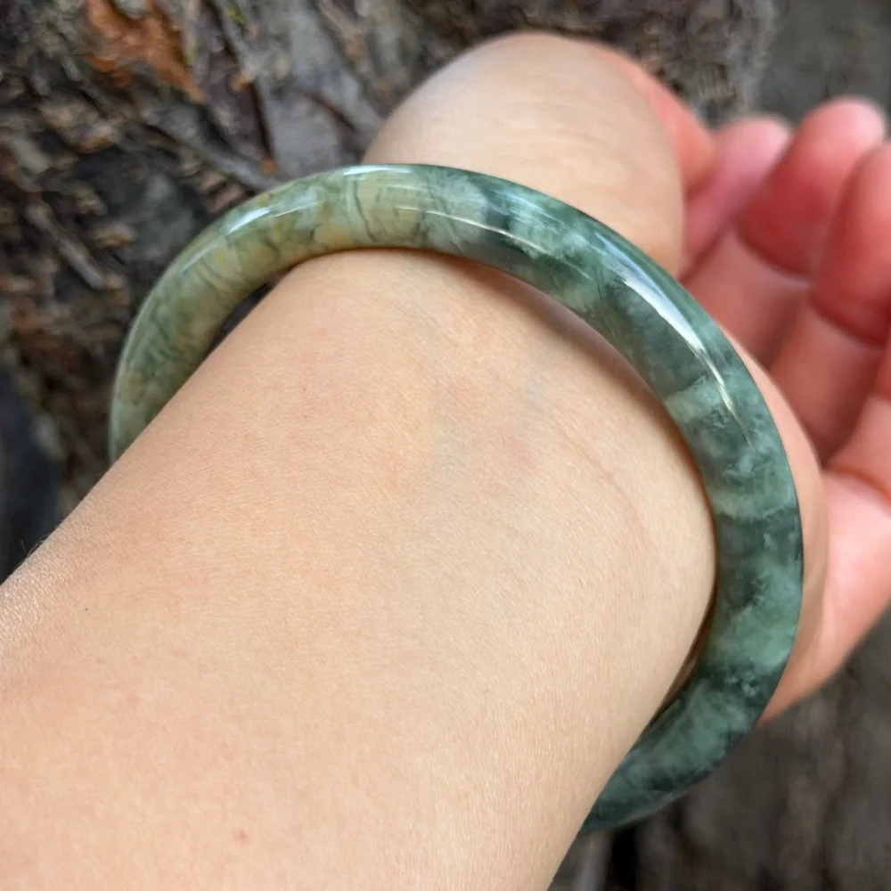 60.5mm‎ inner diameter skinny xiuyu jade bangle 0689